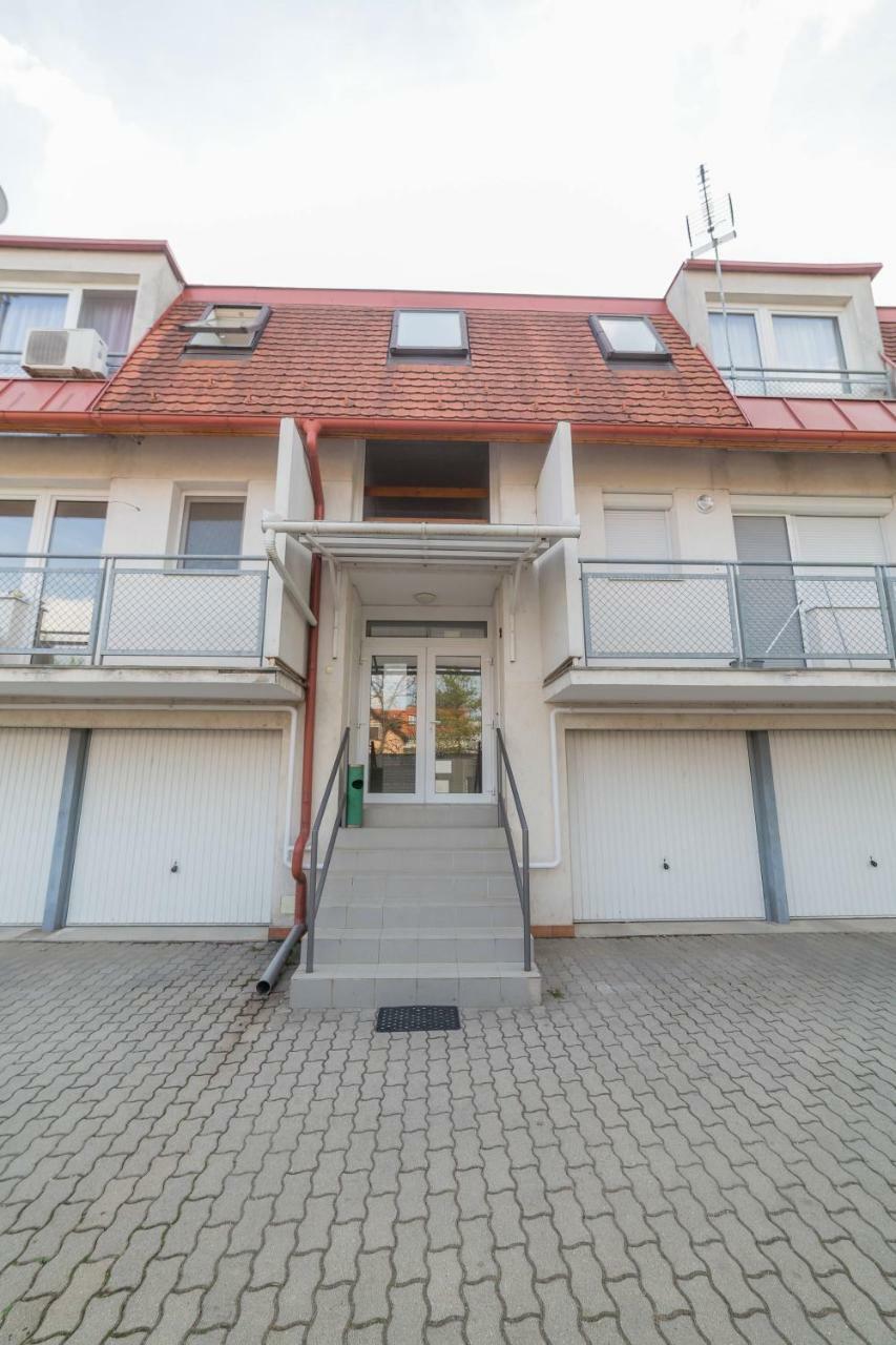 Fischer Apartman 2 Hajdúszoboszló 外观 照片